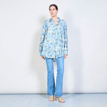 Load image into Gallery viewer, Floral print button-down blouse