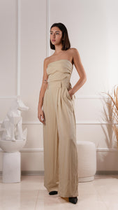 Elegant strapless jumpsuit with pleated detail