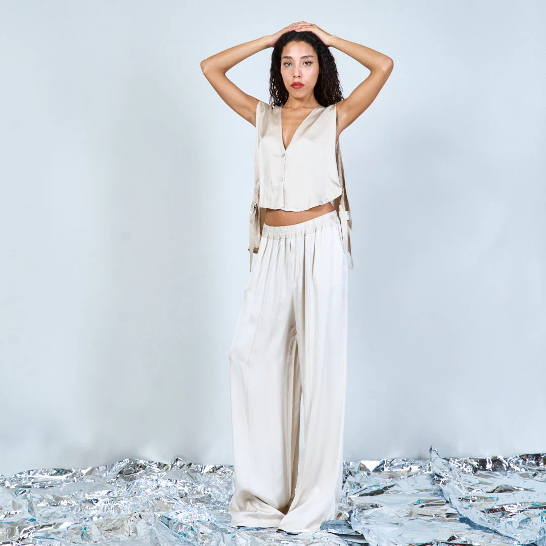 Relaxed wide-leg trousers