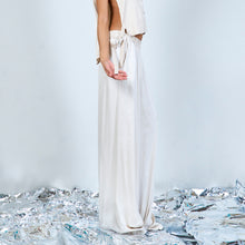 Load image into Gallery viewer, Relaxed wide-leg trousers
