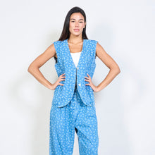 Load image into Gallery viewer, Floral print denim vest with button front