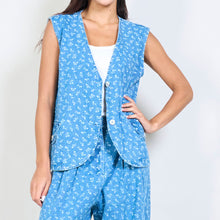 Load image into Gallery viewer, Floral print denim vest with button front